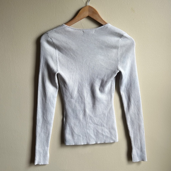 H&M Sweetheart Neck Line V Plunge Color: Cream Long Split Sleeve Sweater Size S… - Picture 7 of 10